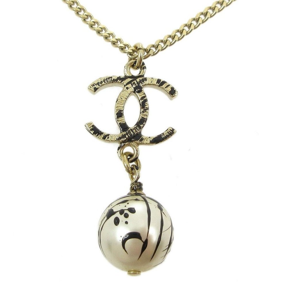 Chanel Artificial Pearl Gold Chain Pendant Necklace - Picture 3 of 4
